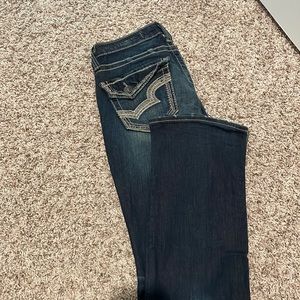 Big stars, and grace camouflaged pants.